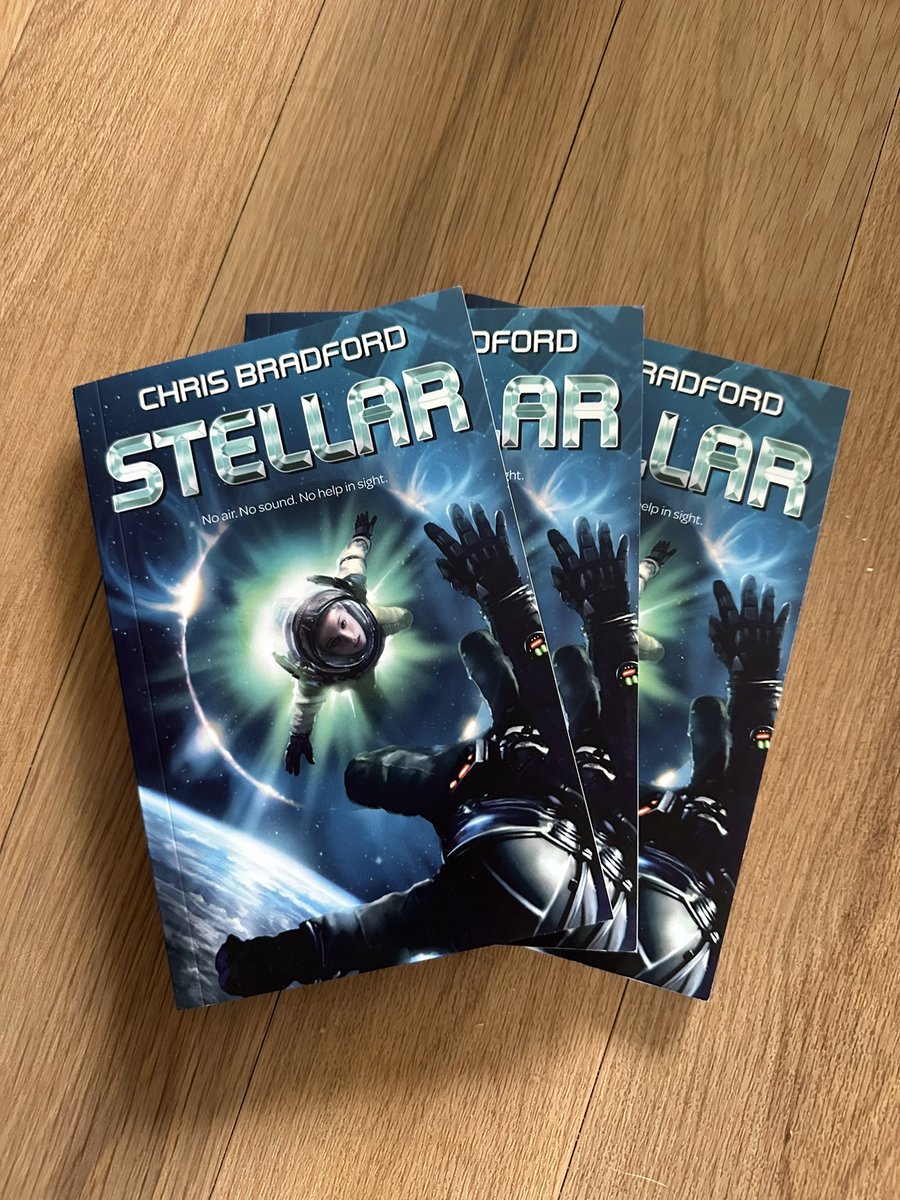 YoungSamurai's tweet image. I'm thrilled to share the out-of-this-world epic & cinematic covers for the US editions of LUNAR and STELLAR by @UnionSqandCo ! Seriously, these covers are pure sci-fi magic and perfectly capture the thrilling journeys within.
Which cover do you like best? 👇 @BarringtonStoke