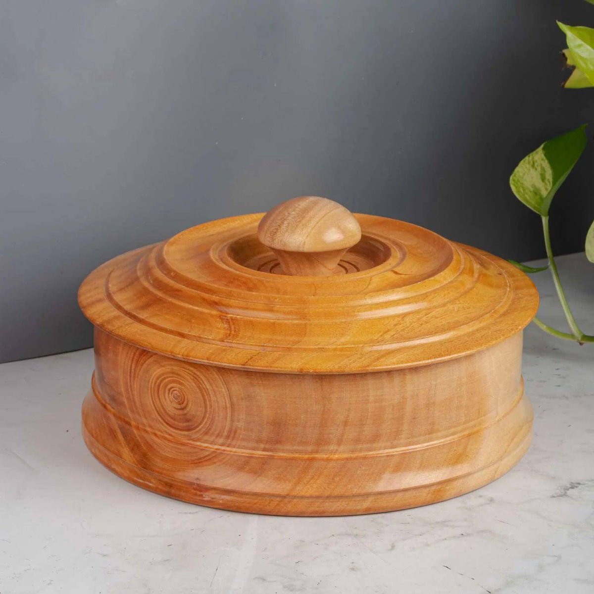 Zishta_'s tweet image. Keep your rotis warm the traditional way! Handcrafted from natural neem wood, this roti box is both functional and elegant. A perfect blend of tradition and sustainability. zishta.com/products/neem-…      #Handcrafted #NeemWood #TraditionalKitchenware #zishta #kitchenaccessories