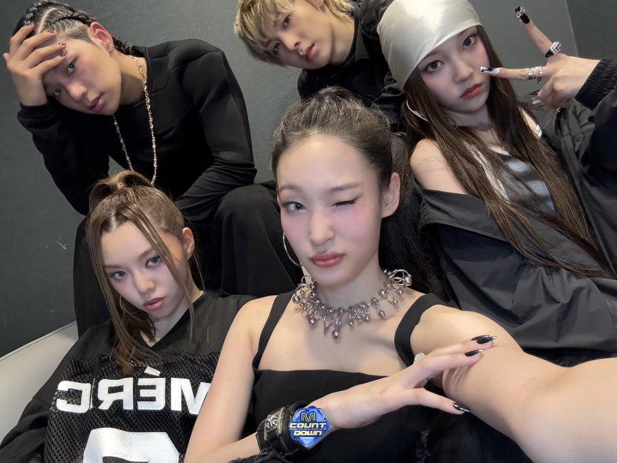 GuW3b5BbgAAxxva?format=jpg&name=900x900