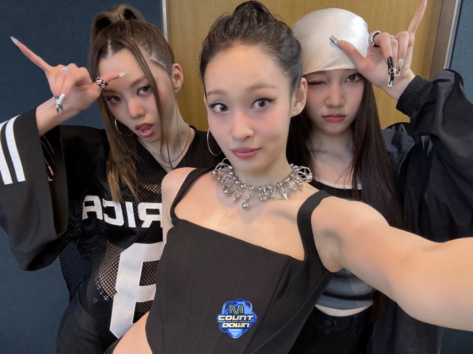 GuW3oGwbwAAnItU?format=jpg&name=small