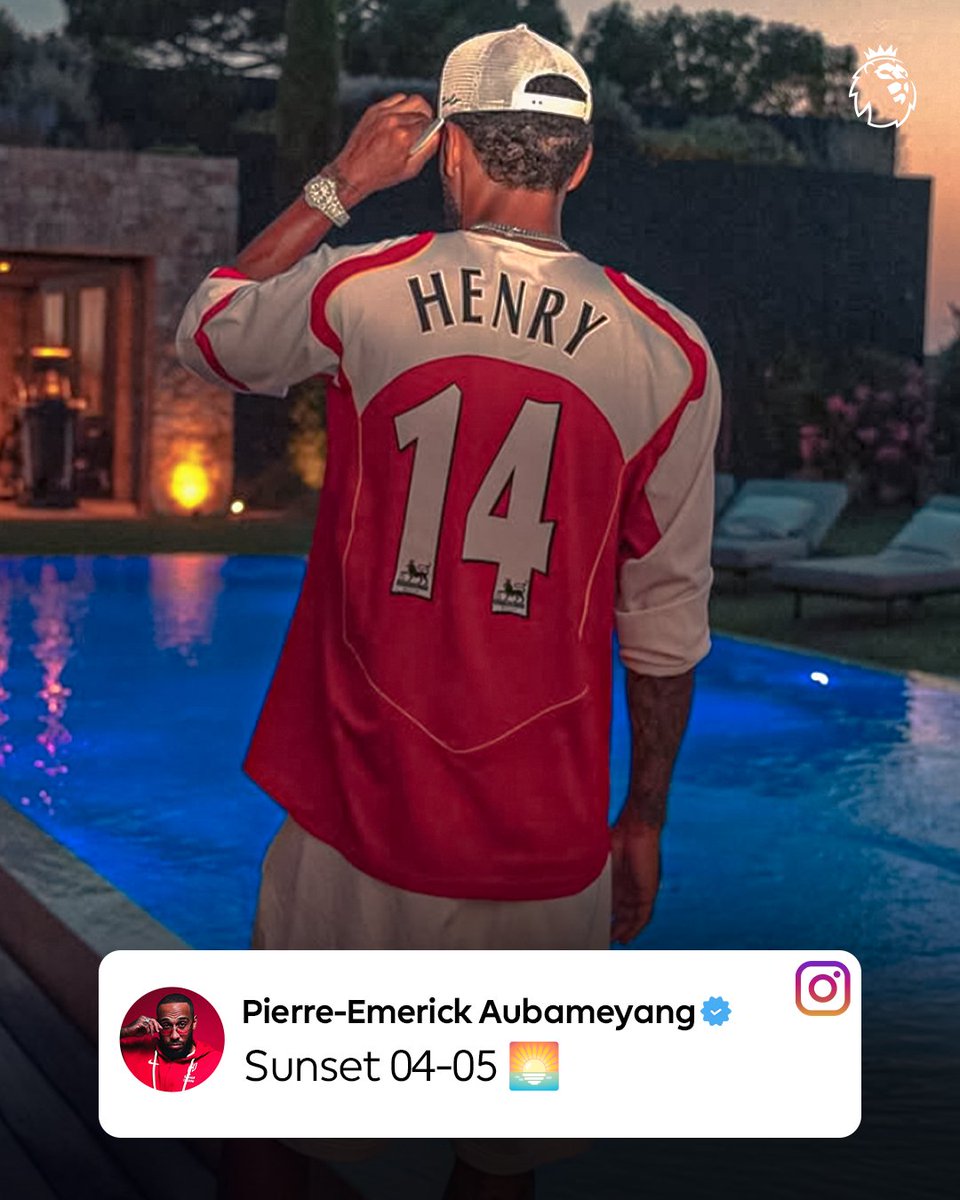 Pierre-Emerick Auabameyang repping an iconic Thierry Henry <a href="/Arsenal/">Arsenal</a> shirt ❤️