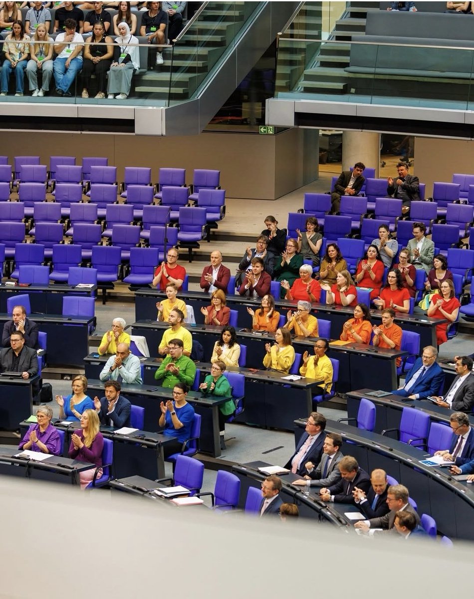 Storch_i tweet media