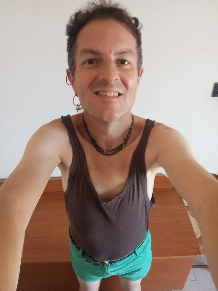 Buongiorno a tutti
Chissà se x qualche amico di x sono bello 🫣🤣