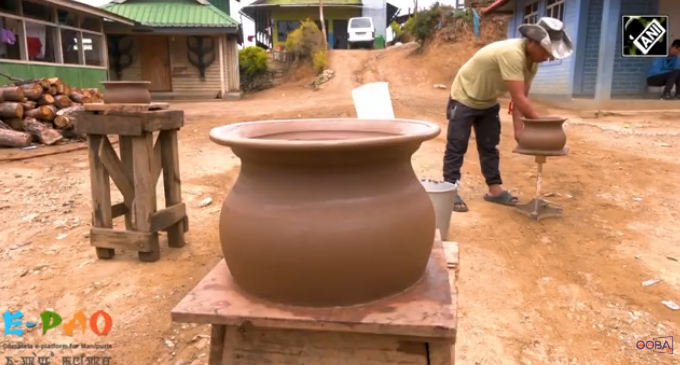 epaomanipur's tweet photo. Black pottery from Ukhrul shines as a symbol of tribal heritage
- ANI feature stories focused on Manipur -
Read full & watch the video @ https://t.co/RyGBQwV7CI
#Manipur #Ukhrul #Longpi #Nungbi #BlackPottery #TribalHeritage https://t.co/GyJpIKK1mi