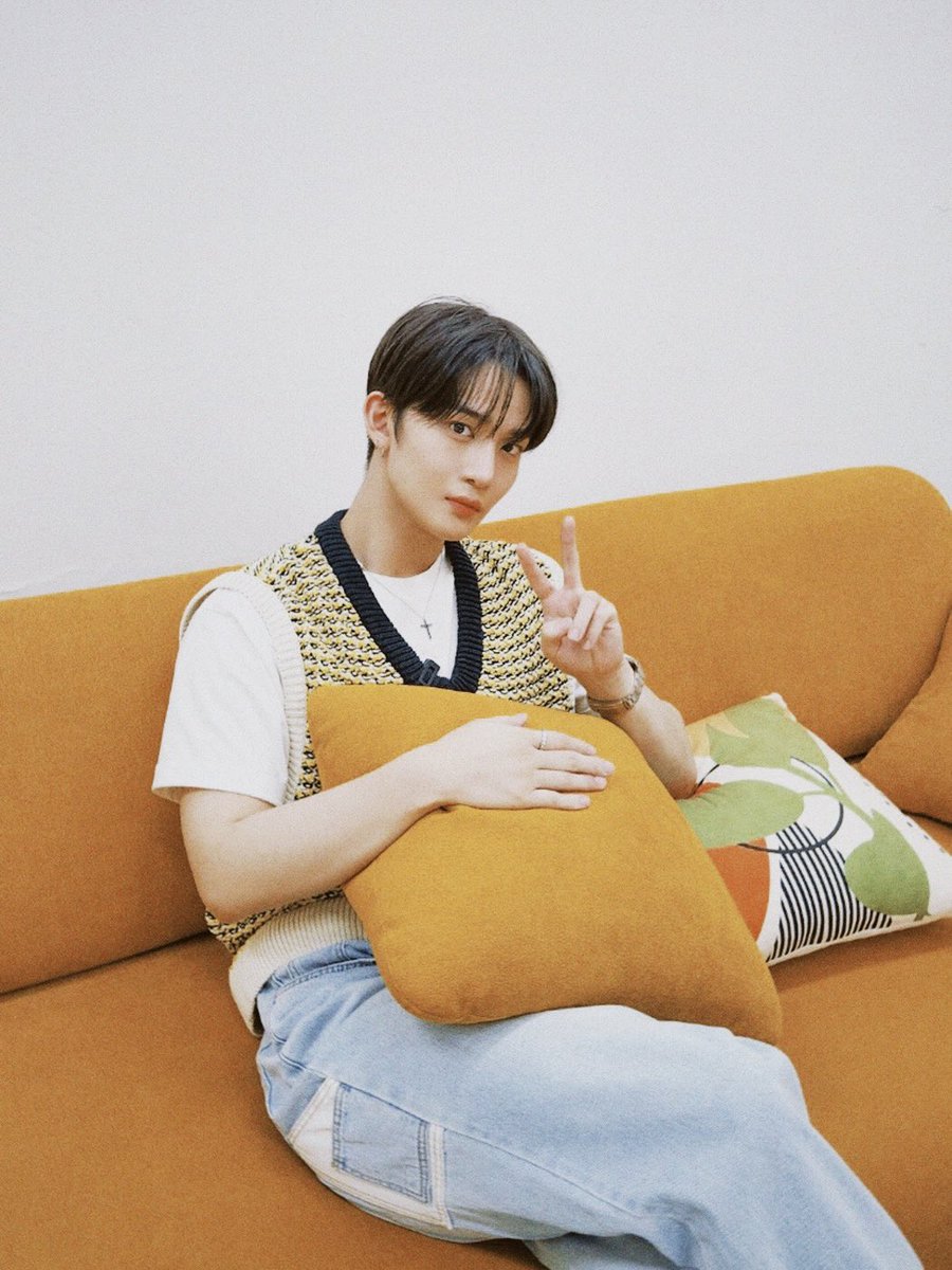 baejinyoung_bjy's tweet image. [🎥] wootube 초대된 진영이....
하루종일 웃다가 온 이유는?

⇣⇣⇣따랑스러운 지녕이 무한제공⇣⇣⇣
🔗 youtu.be/LKq6APVEZ1I?si…

#배진영 #BAEJINYOUNG