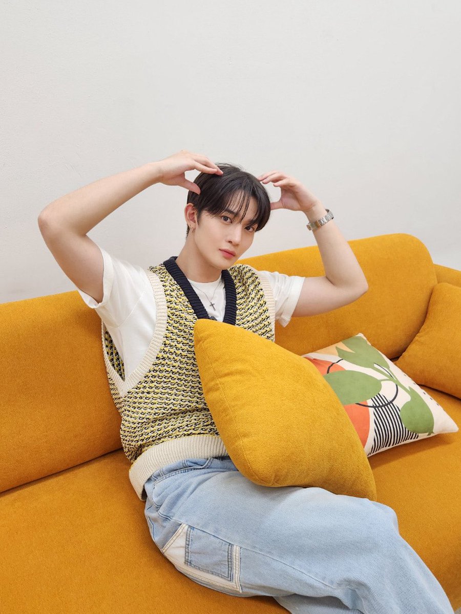 baejinyoung_bjy's tweet image. [🎥] wootube 초대된 진영이....
하루종일 웃다가 온 이유는?

⇣⇣⇣따랑스러운 지녕이 무한제공⇣⇣⇣
🔗 youtu.be/LKq6APVEZ1I?si…

#배진영 #BAEJINYOUNG