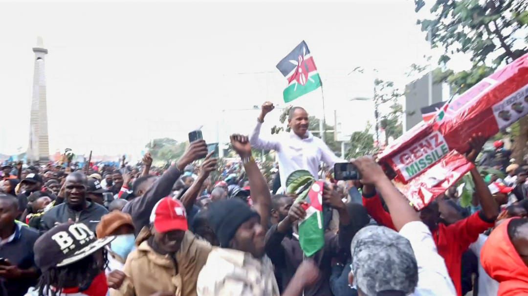 So Gava ime withdraw security ya Babu juu ya nini? 

I'm flabbergasted! 

Desperate State pulling inane, Juvenile moves! 

Thank you for Standing with the People 

Security ni Sisi Mr. Gavna!