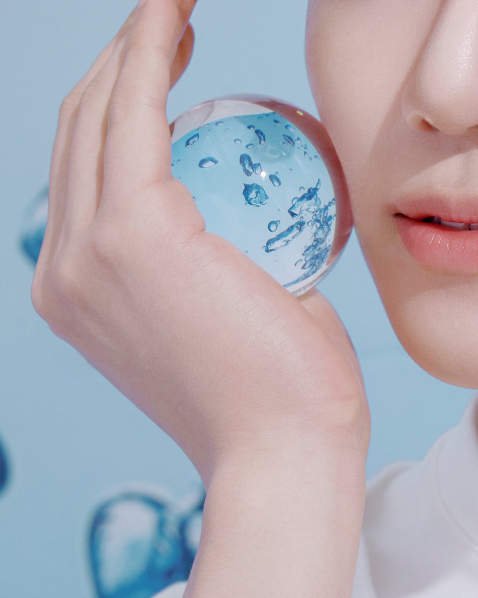 지기는 모델 자랑을 참지 않아요🔥

초근접 컷에서도 돋보이는 그의 피부천재 모먼트
하 역시 이즈앤트리 모델답다*⋆☆⊹

우리 내일!!!
2025.06.27 오후 6시에 다시 만나요
   ᘏ⑅︎ᘏ
（｡ɞ̴̶̷ ̫ ɞ̴̶̷｡)つ━☆☆*。
⊂　　 ノ 　　　☆☆
　し-Ｊ　　　°。+