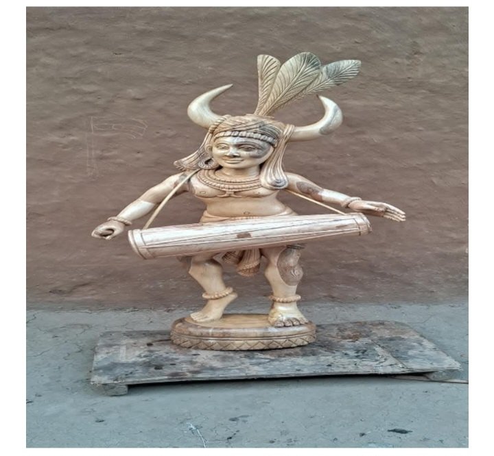 कैलाश का कहना है कि एक मूर्ति बनाने में लगभग लगभग 10 दिन का समय लगता है. 
भगवान की मूर्ति बनाते समय ज्यादा ध्यान उनका चेहरा बनाने में रखना होता है. हाल ही में वे अपनी मूर्तियां लेकर एक कार्यक्रम में भोपाल भी पहुंचे थे, मूर्तियां देख सीएम डॉ. मोहन यादव ने भी मेरी खूब तारीफ की थी.