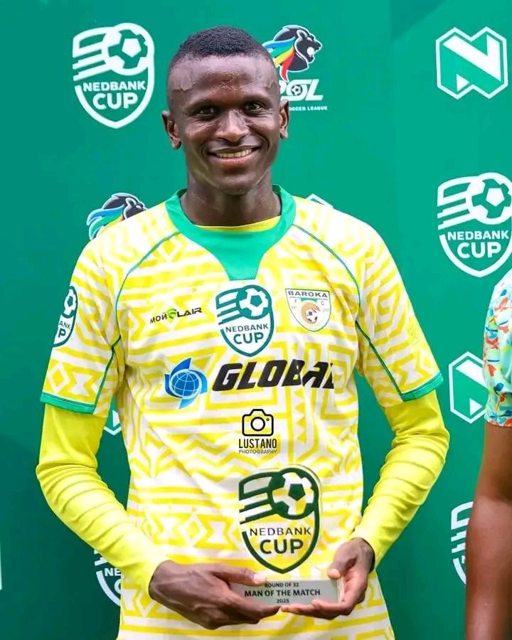 We are proud to announce that Tshepo "tsetse" Mashiloane has joined Orlando Pirates Football Club from Baroka football club.

We would like to wish him all the best and Thank you for everything Moroka 
#LennaKeMoroka