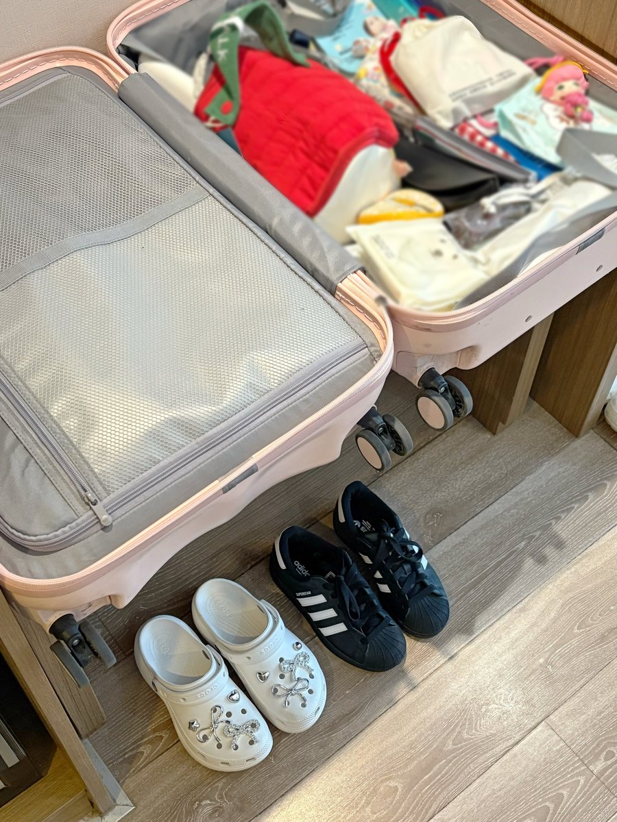已到京城...
#女友分享 #旅游 #绿帽 #淫妻 #恋足