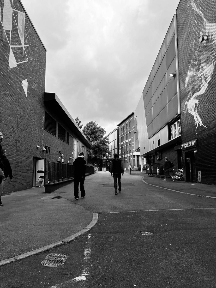 RRR_LUF's tweet image. Framing Freedom 📸🌿
A refreshing mix of nature, photography &amp;amp; connection. The group took a mindful walk, capturing powerful images of growth &amp;amp; recovery.

Relaxed vibes, great chats—can’t wait for next Monday!

#FramingFreedom #NatureAndRecovery #CreativeConnection