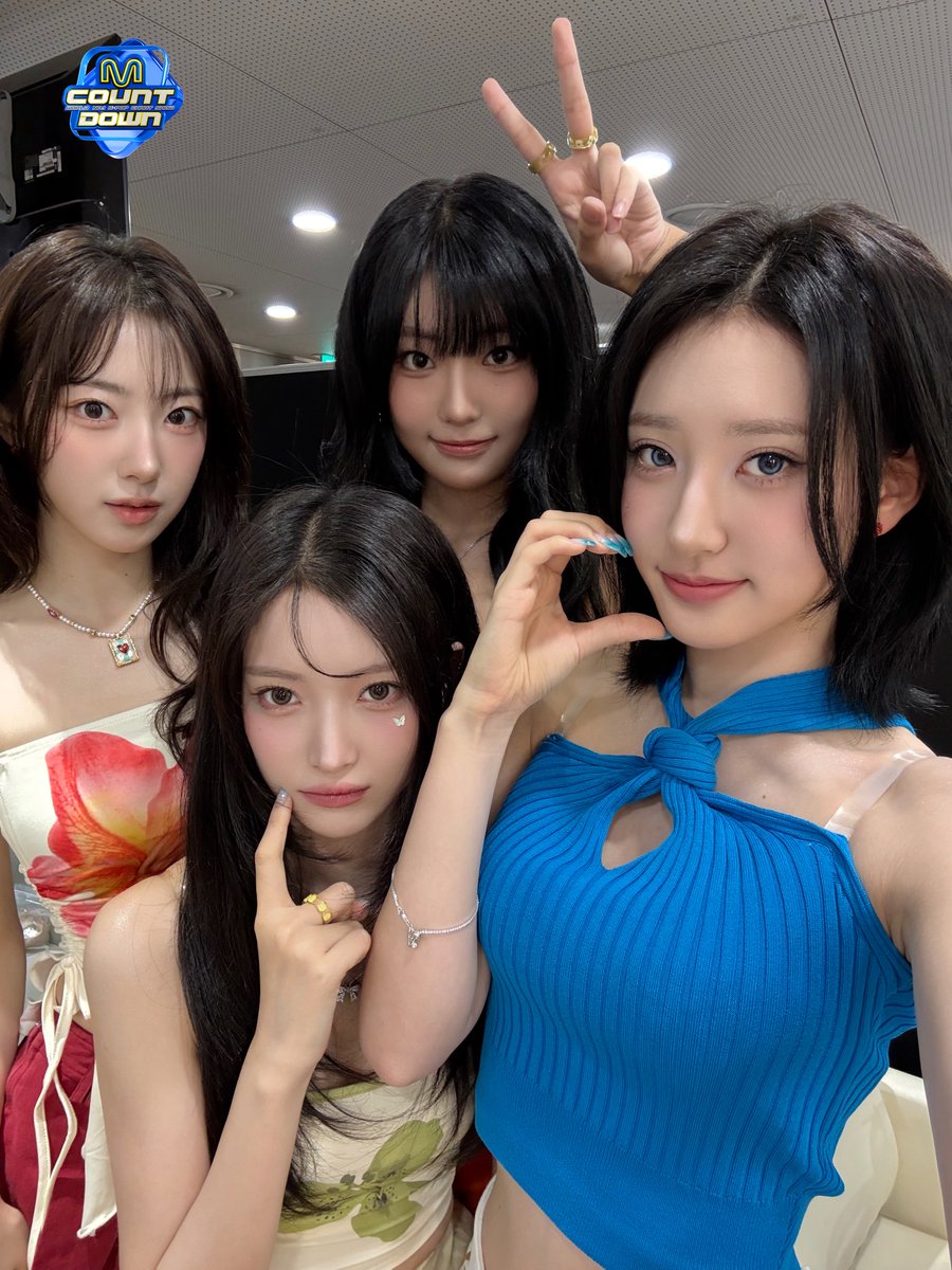 MnetMcountdown's tweet image. 더위 많이 타시는 분들 주의!
하이키가 단체로 옹기종기 모여있는 거 보면
마음이 더 따뜻해지니까…🩵

하이키와 함께 미리 만나는 여름.. ☀️
진심 여름이었다 .. ☆ 

#하이키 #H1KEY