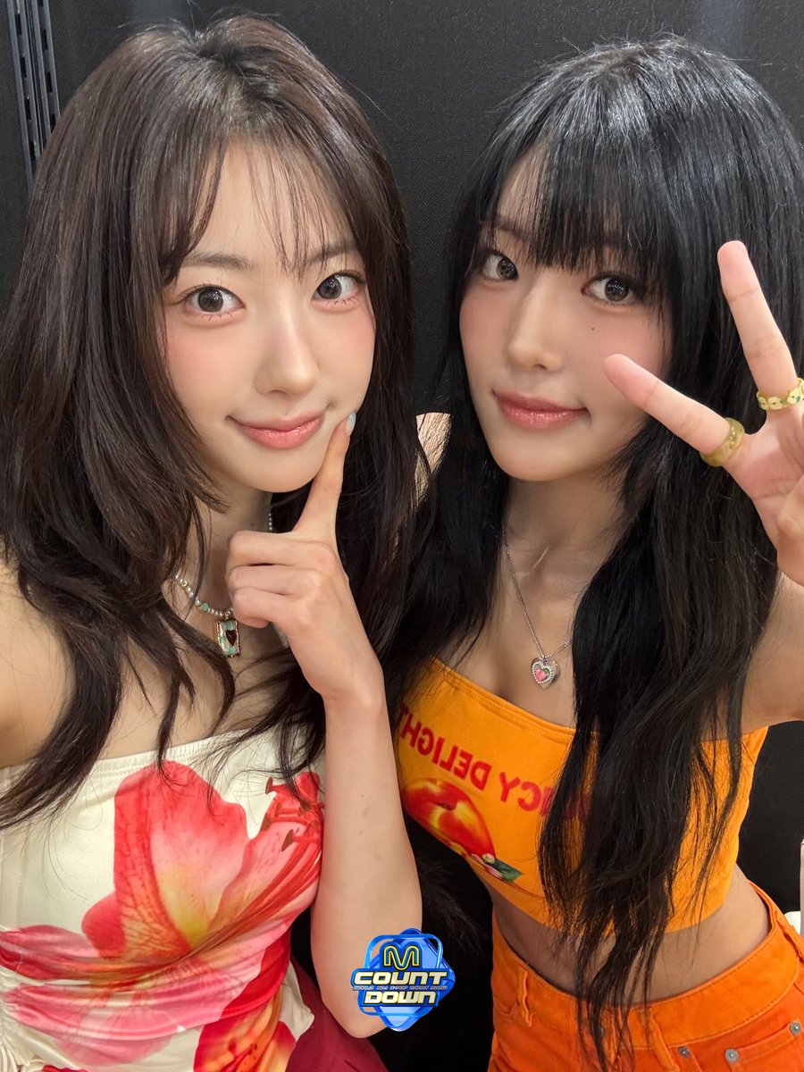 MnetMcountdown's tweet image. 더위 많이 타시는 분들 주의!
하이키가 단체로 옹기종기 모여있는 거 보면
마음이 더 따뜻해지니까…🩵

하이키와 함께 미리 만나는 여름.. ☀️
진심 여름이었다 .. ☆ 

#하이키 #H1KEY