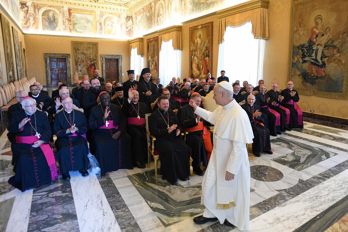 VaticanNewsPL's tweet image. #LeonXIV: potrzebujemy słuchać głosu miłości Bożej

#OjciecŚwięty przyjął na audiencji biskupów redemptorystów i skalabrynianów.

➡️tiny.pl/0913w9px

@EpiskopatNews #Jubileusz #Jubileusz2025