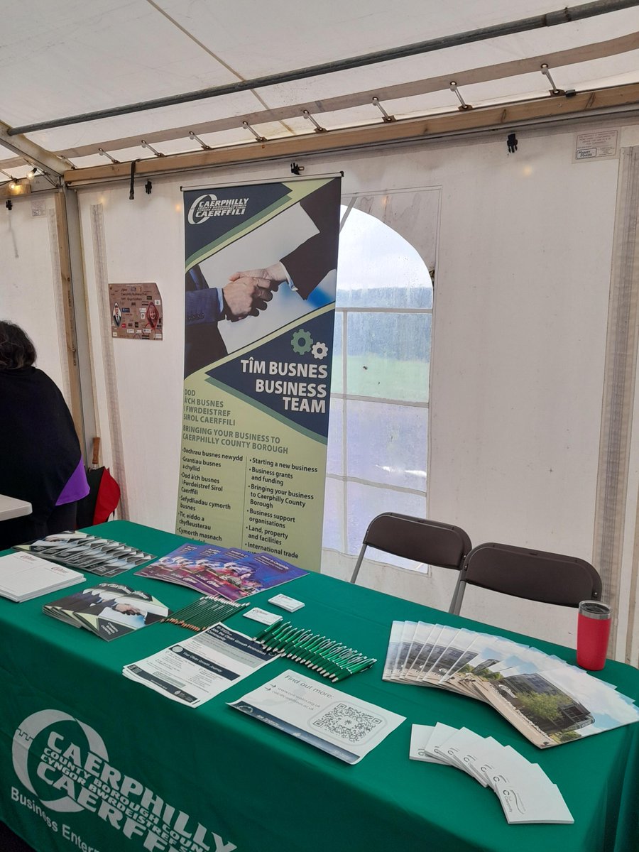 We're all set up and ready to go at the #CaerphillyBusinessClub Expo today at Colliers Adventure Farm 💼

We're here from 10am-2pm to speak with businesses about the range of support we can offer from grants and international trade to property and more.

#CaerphillyBusiness