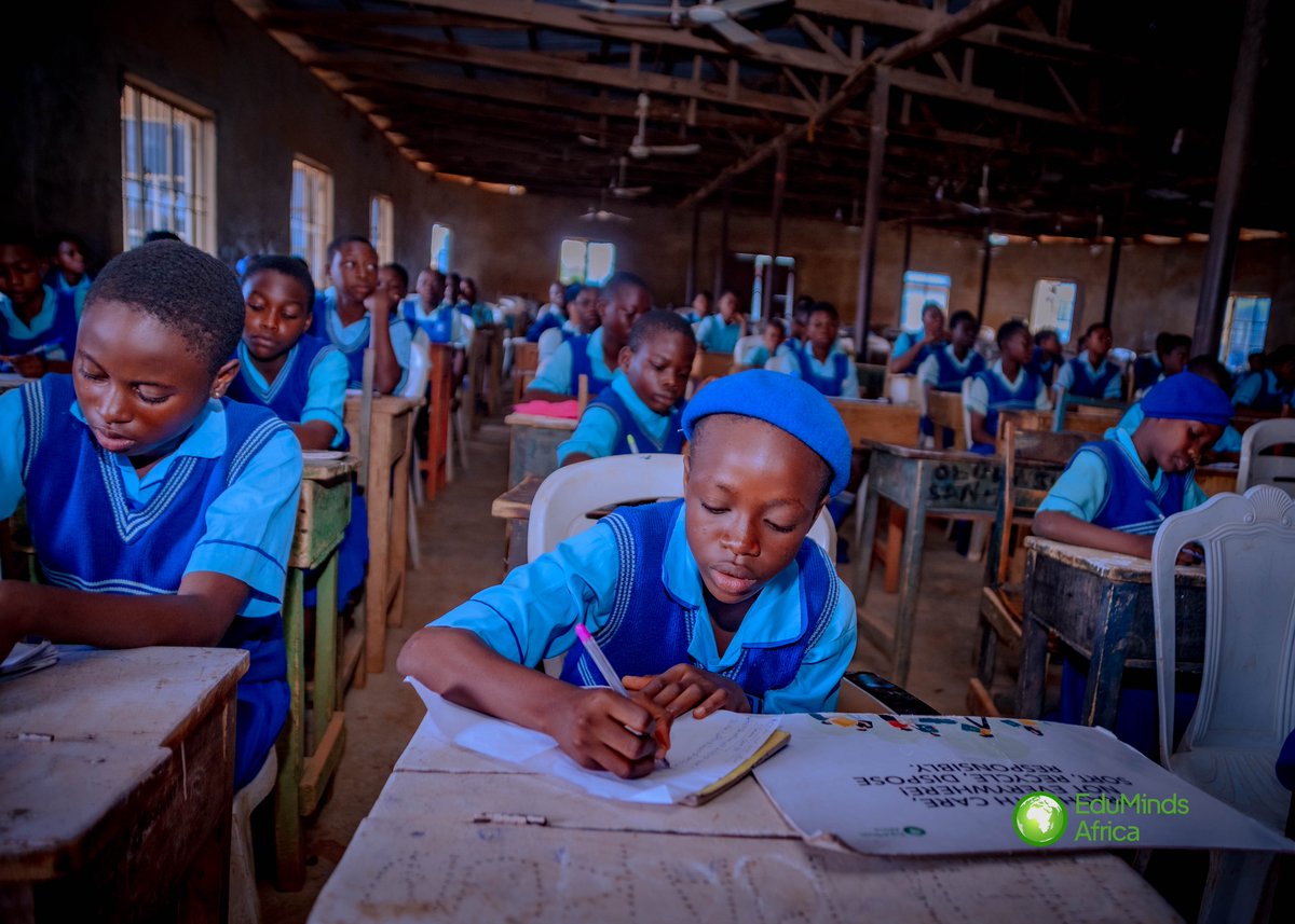 edumindsafrica's tweet image. We officially launched the Root & Reuse Project in Ondo State🌍
Our first stop: St. Michael’s School, where students got hands-on with recycling, waste awareness & climate education.
They turned plastic waste into creative decor, proof that climate action can be fun & impactful