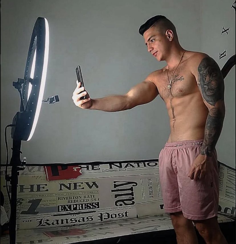 RiosStrongOF's tweet image. Un TBT por aquí 🔥💪🏻 pregunta por mi nuevo contenido aquí 😈
+57 3185464501 wpp o TL