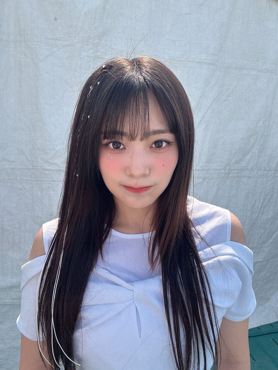 @Weekly_QWER: Jun,26,2025 Siyeon naver fancafe post cafe.naver.com/eggkim/362801?… MINGMING🤍 Hi! It's so hot today Is it because it rained? I'm hungry I'm going to eat tonkatsu!! lol I worked hard today, so I'm going to eat something delicious Our Bawiges, should eat well and be careful of…