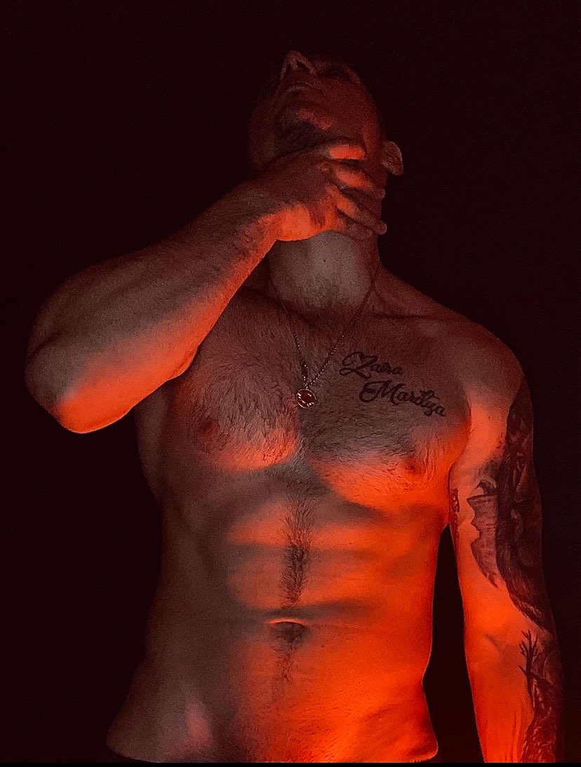 RiosStrongOF's tweet image. #TBT el trend de TikTok que mantenía haciendo 🔥🙈 pregunta por mi contenido aquí +57 3185464501 🥵