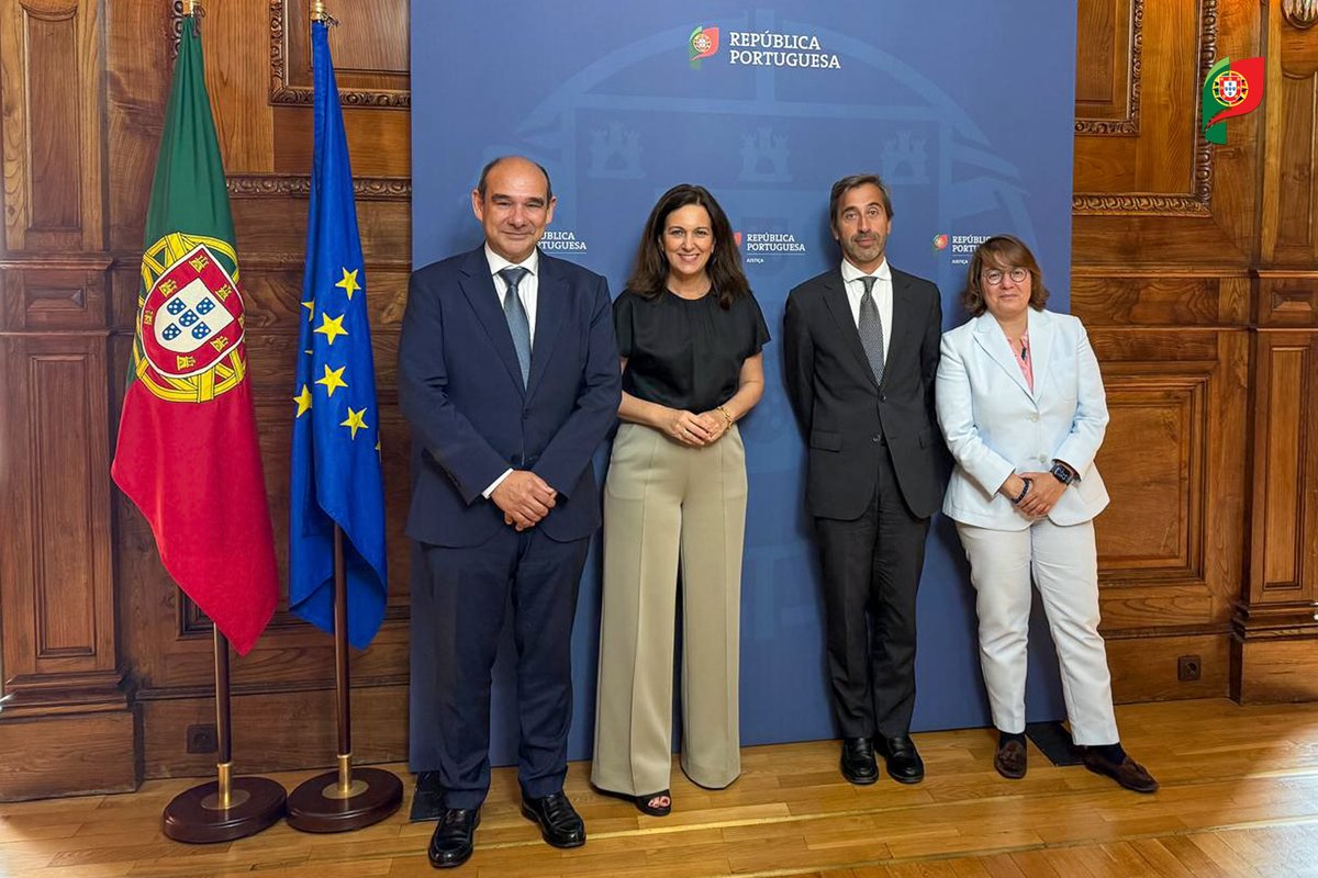 Ministério da Justiça - XXIV Governo (@justica_pt) on Twitter photo A Ministra da Justiça, <a href="/aRitaJudice/">Rita Alarcão Júdice</a>, acompanhada do Secretário de Estado Adjunto e da Justiça, Gonçalo Cunha Pires, reuniu-se ontem com o Conselho Superior dos Tribunais Administrativos e Fiscais. A Ministra da Justiça, <a href="/aRitaJudice/">Rita Alarcão Júdice</a>, acompanhada do Secretário de Estado Adjunto e da Justiça, Gonçalo Cunha Pires, reuniu-se ontem com o Conselho Superior dos Tribunais Administrativos e Fiscais.