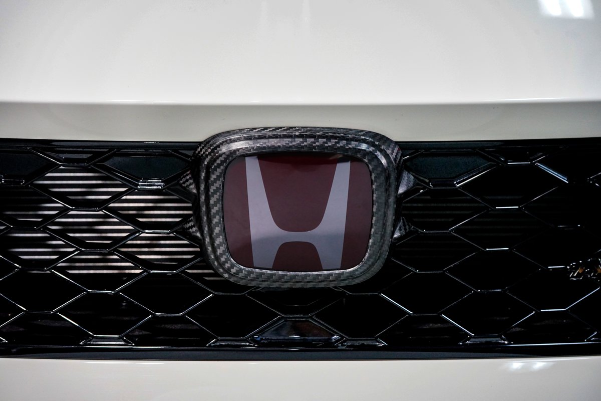 シビック タイプR（FL）用ドライカーボン製エンブレムカバー発売決定