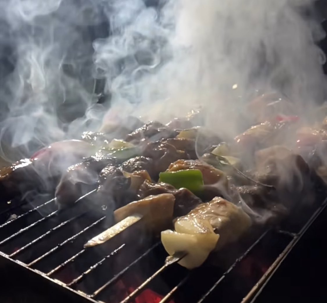 Хар халуунд
Хүний сайнтай