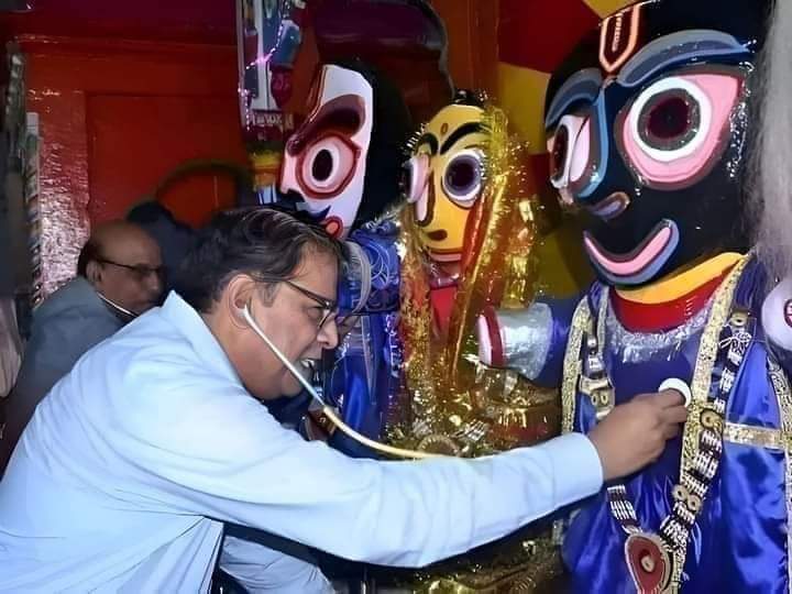 Priyamvada227s's tweet photo. The Sacred Mystery Behind Lord Jagannath’s 15-Day Illness Before Rath Yatra.

Let's explore in this thread 🧵

This two-minute thread will give you goosebumps.. https://t.co/kSoP6bxF6c
