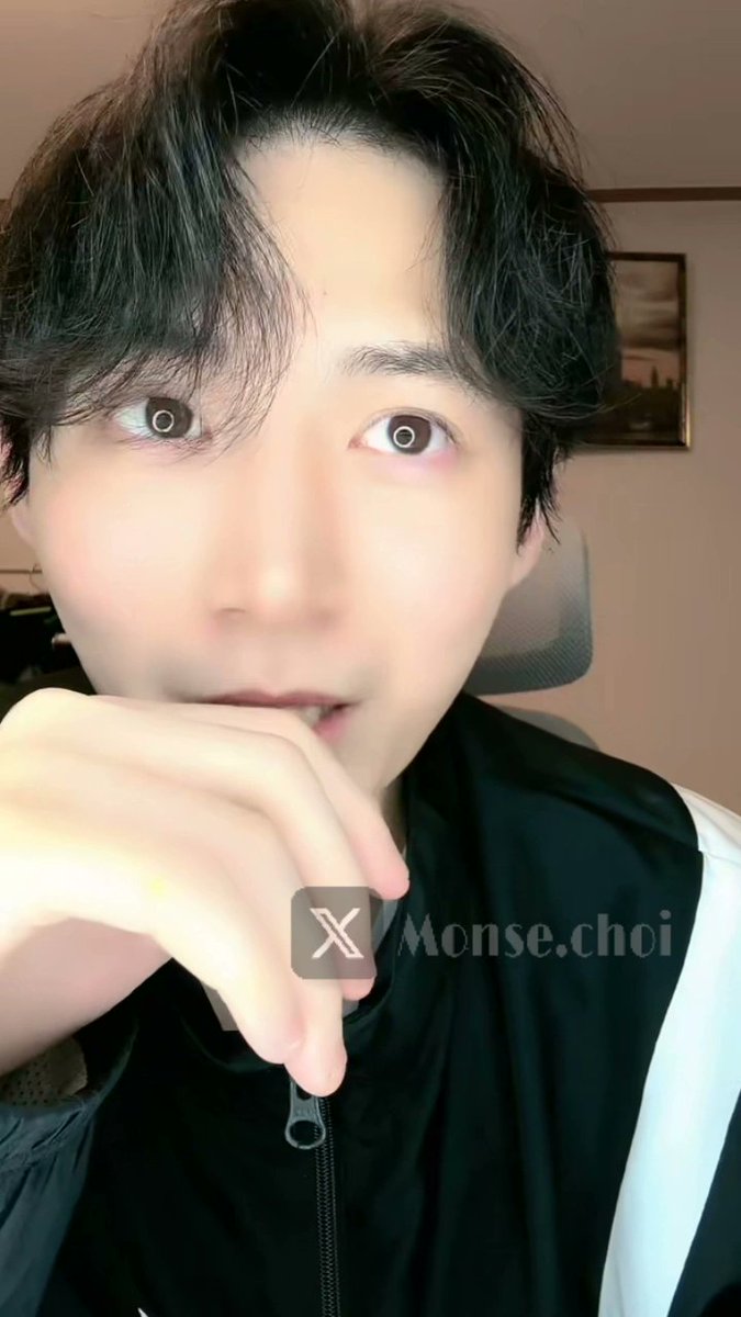 Yadijungkbts's tweet photo. Cleaun siempre Guapo y bonito 🥰💜🥰#Cleaun_VAV #TikTokLIVE #VAV #monsechoi #fypシviral #250625 #teamcleaun #cleaunvav 🐝 #Cleaun #GyeoUlVAV #vav_gyeoul #KimJungeoun https://t.co/Pm7UATZ5KA