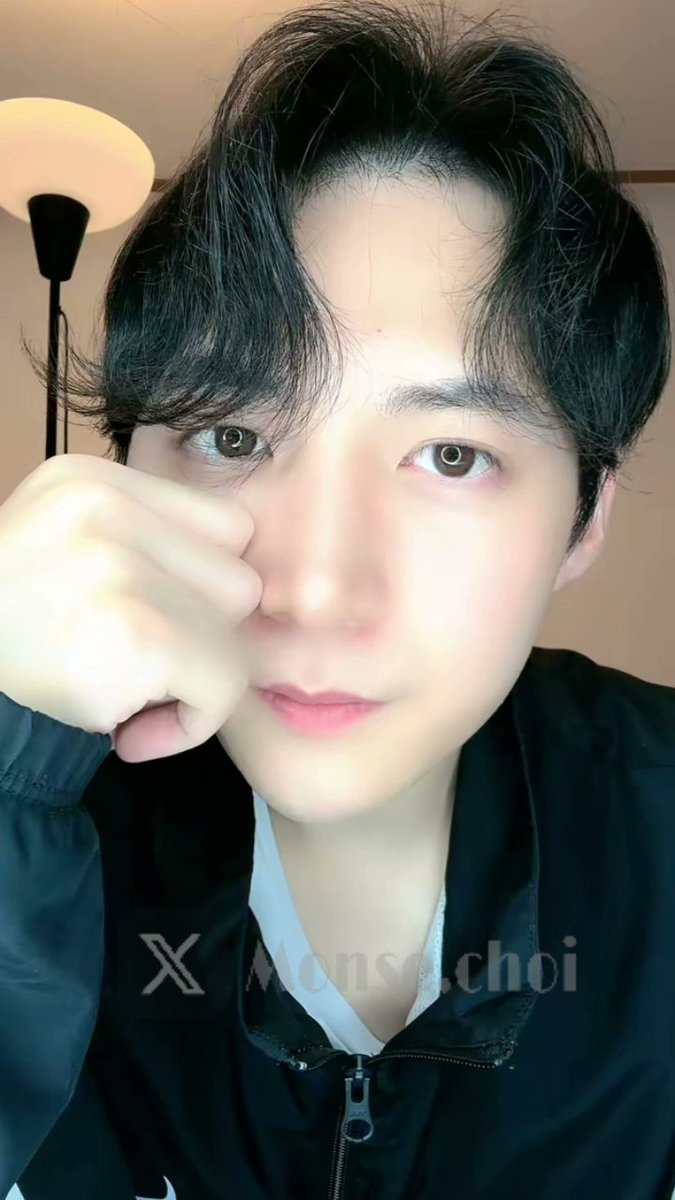 Yadijungkbts's tweet photo. Cleaun siempre Guapo y bonito 🥰💜🥰#Cleaun_VAV #TikTokLIVE #VAV #monsechoi #fypシviral #250625 #teamcleaun #cleaunvav 🐝 #Cleaun #GyeoUlVAV #vav_gyeoul #KimJungeoun https://t.co/Pm7UATZ5KA