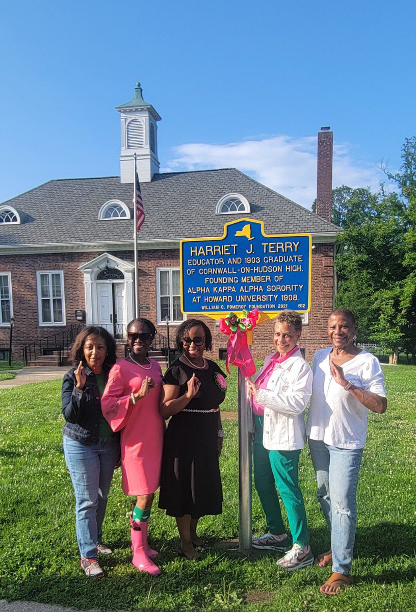 akaaghoc's tweet photo. On June 10, we celebrated the 4th Annual Harriet J. Terry Day — honoring a beloved AKA Founder, educator &amp; trailblazer. 💗💚

Huge thanks to the Cornwall Historical Society &amp; Presbyterian Church for hosting, and for the bookmarks, water &amp; bites! #HarrietJTerryDay #AKA1908 #AGHOC https://t.co/swhl1XCWkL