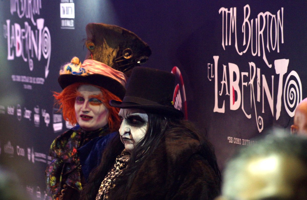 ⭐ #Entretenimiento | Así fue la Alfombra Rosa del "Laberinto de Tim Burton", en el Lienzo Charro, en #CDMX.

📸 <a href="/NestorZRomo/">Néstor Z. Romo</a> 

#OnceNoticiasDigital 🔻