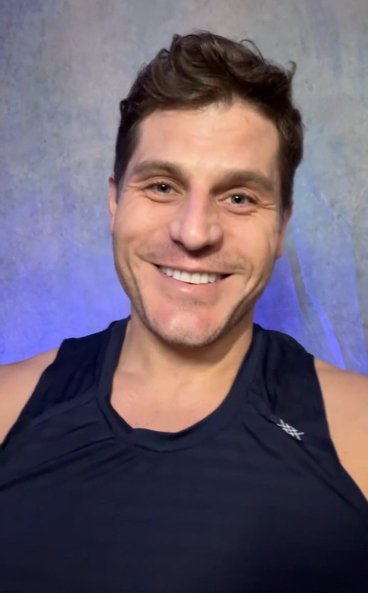 All_about_Ashli's tweet photo. I'm stuck... Mesmerized by these eyes 🫠🫠🫠🫠 I would melt... 😍 😍😍
#LouFerrignoJr #LOUnaticleader #LOUnatics #IgotLou #IgotLouinthedivorce #ChaoticPositivity #Sunshineonacloudyday #IStandWithLou #Sexiestmanalive #Putsomerespectonhisname #MyKing #LOUlove #MoveLoutomain #LOUnaticarmy #LOUve #Loudefender