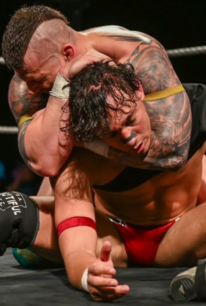 wresadam's tweet photo. Studs suffering in headlocks and chinlocks.
#prowrestling #wrestling #wrestlers #prowrestlers #wrestlingfetish #gaywrestling #hot #trunks #bulge #bulgemen #gay #homo #thicc #muscle #stud #beefyboys #headlock #chinlock https://t.co/Rhqj4oqtwJ