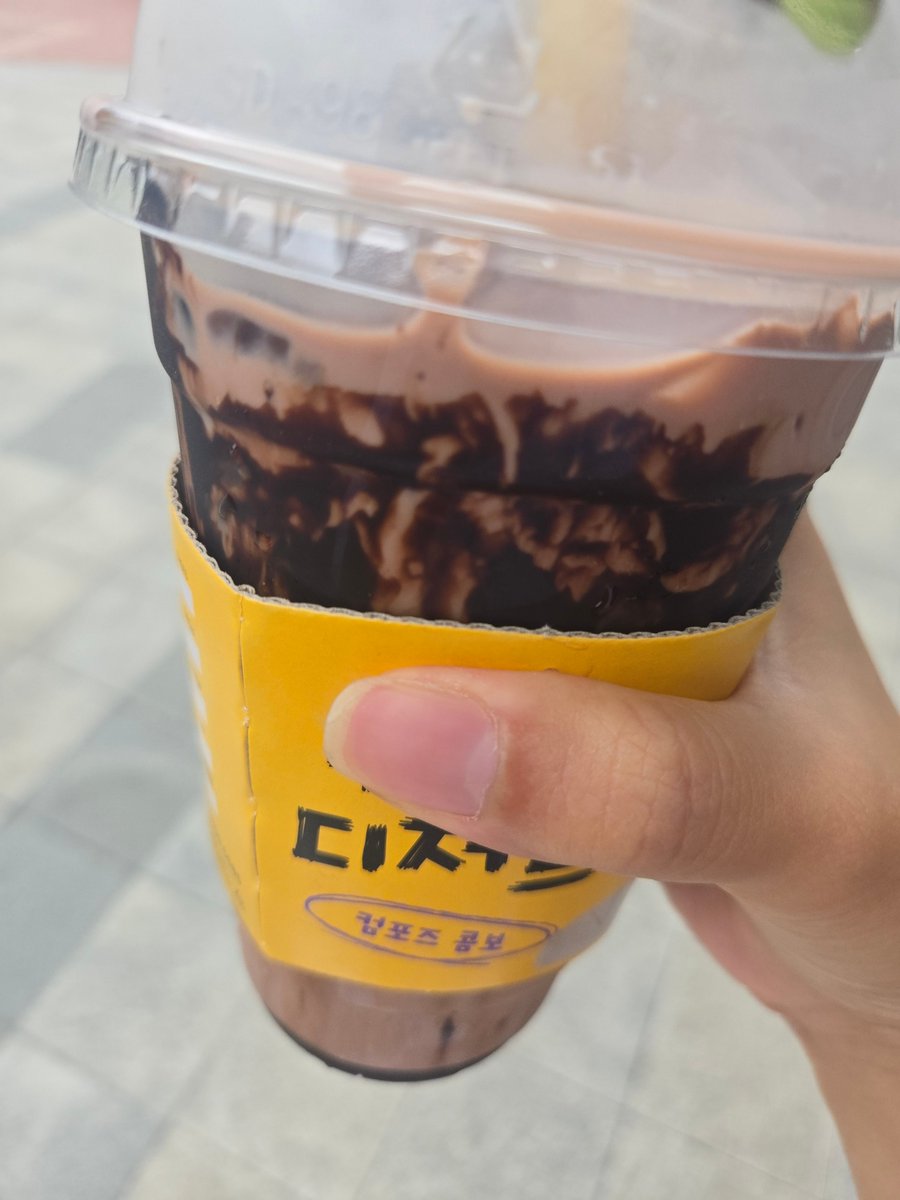 와악 요 몇일 일 때문에 너무 바빴어 너덜너덜인간🥹 다시 트위터해야지 주섬
오늘 점심을 보여드립니다