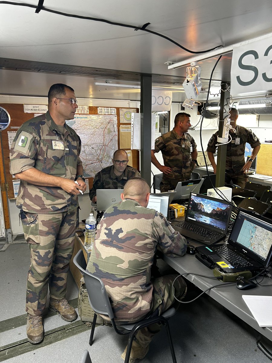 519eRt's tweet image. Dans le cadre de la montée en puissance du centre opération régimentaire (CO SPOD), deux exercices successifs type CPX (Command Post Exercice) ont été conduits du 10 au 20 juin 2025 sur la base navale de Toulon. #519ert #soldatdelajonque #fierdenossoldats