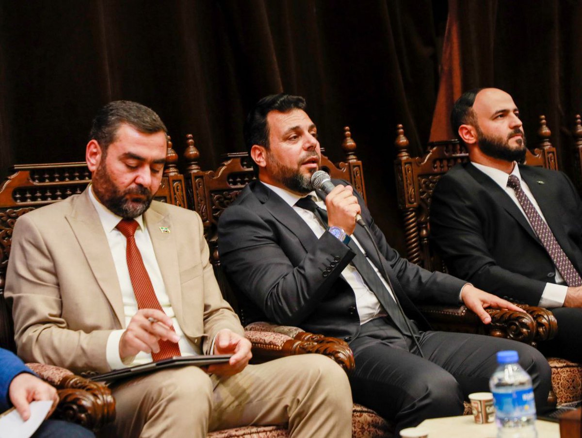 استكمالاً لجولاتها الميدانية تحضيراً للعملية الانتخابية، اللجنة العليا لانتخابات مجلس الشعب تزور محافظة حلب وتلتقي الفعاليات الرسمية والشعبية فيها. 
#الجمهورية_العربية_السورية
#اللجنة_العليا_لانتخابات_مجلس_الشعب