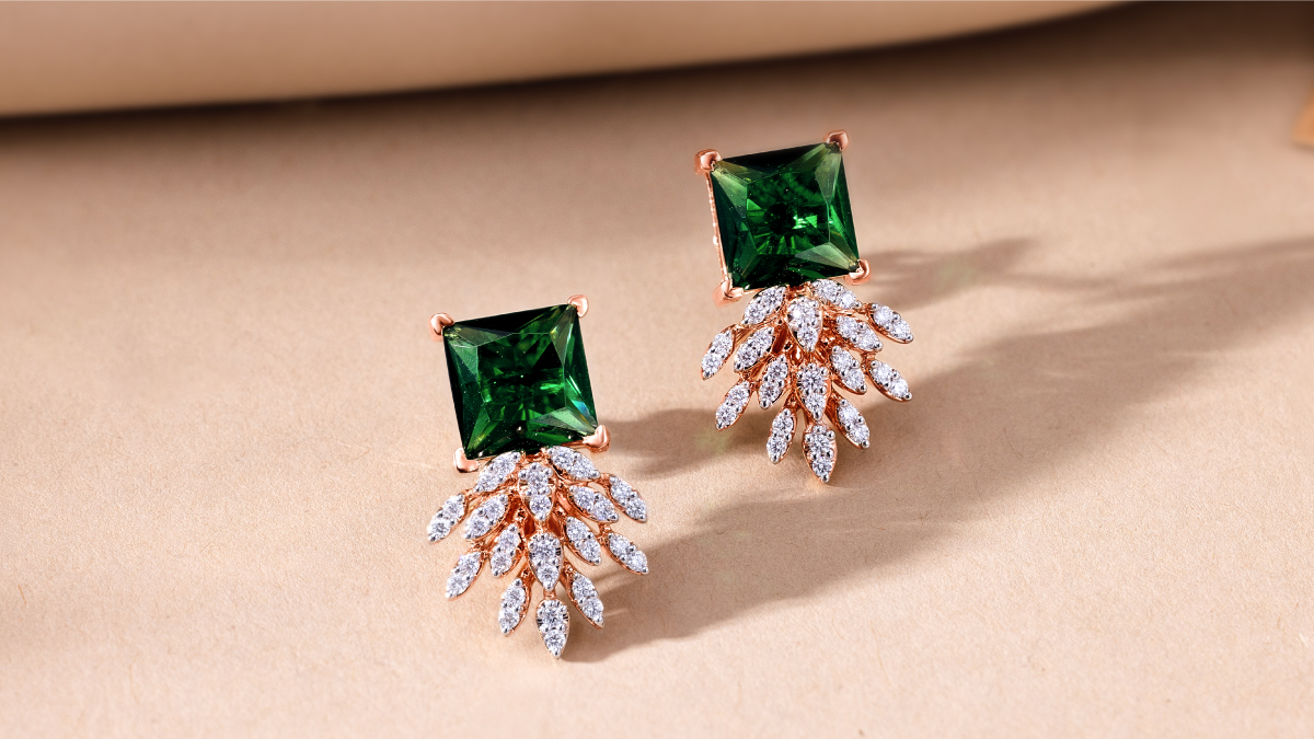 SunnyDiamond_4c's tweet photo. A bold green stone, dazzling brilliance, and luxurious Rose Gold—these earrings redefine elegance. 💎
#LuxuryJewelry #RoseGold #StatementEarrings #GreenGemstones https://t.co/B6Pw9WKX95