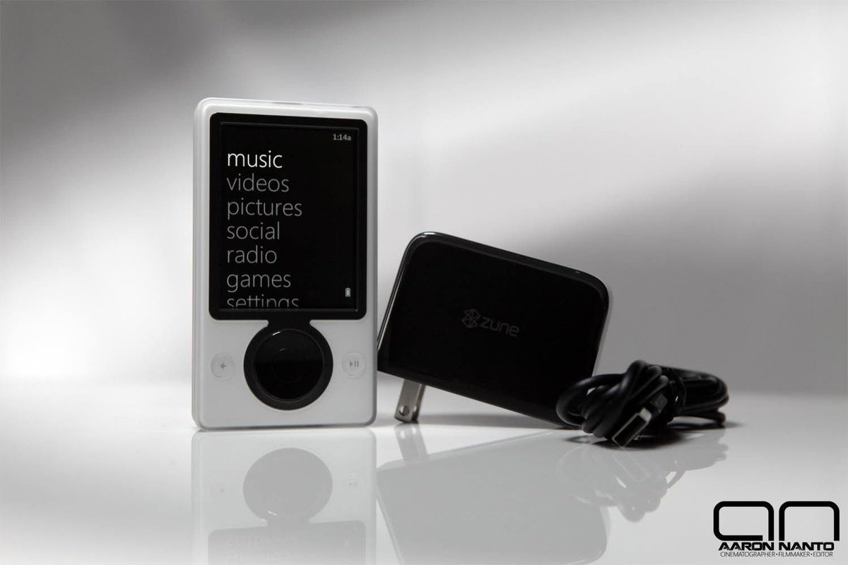 pcenginefx's tweet image. The Microsoft #Zune (circa 2009, self taken)