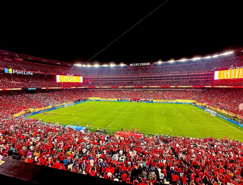 شرفتونا يا رجاله ❤️
جماهير أعظم نادي في الكون 🦅