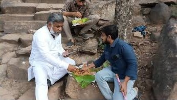 Arunmozhi_Raaja's tweet photo. முருகா, இந்த நாய்க தான் குன்றுல குந்திகிட்டு எச்சி பிரியாணி தின்னுட்டு  இருந்தானுங்க 🤦🏻🤦🏻🤦🏻💦💦💦 https://t.co/msEerCCO0h