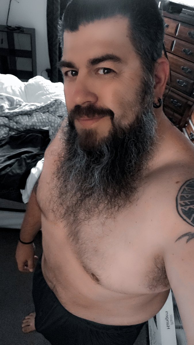 Theglickshow's tweet photo. Who does love a bearded dad bod??? https://t.co/a0HtmXWdOo