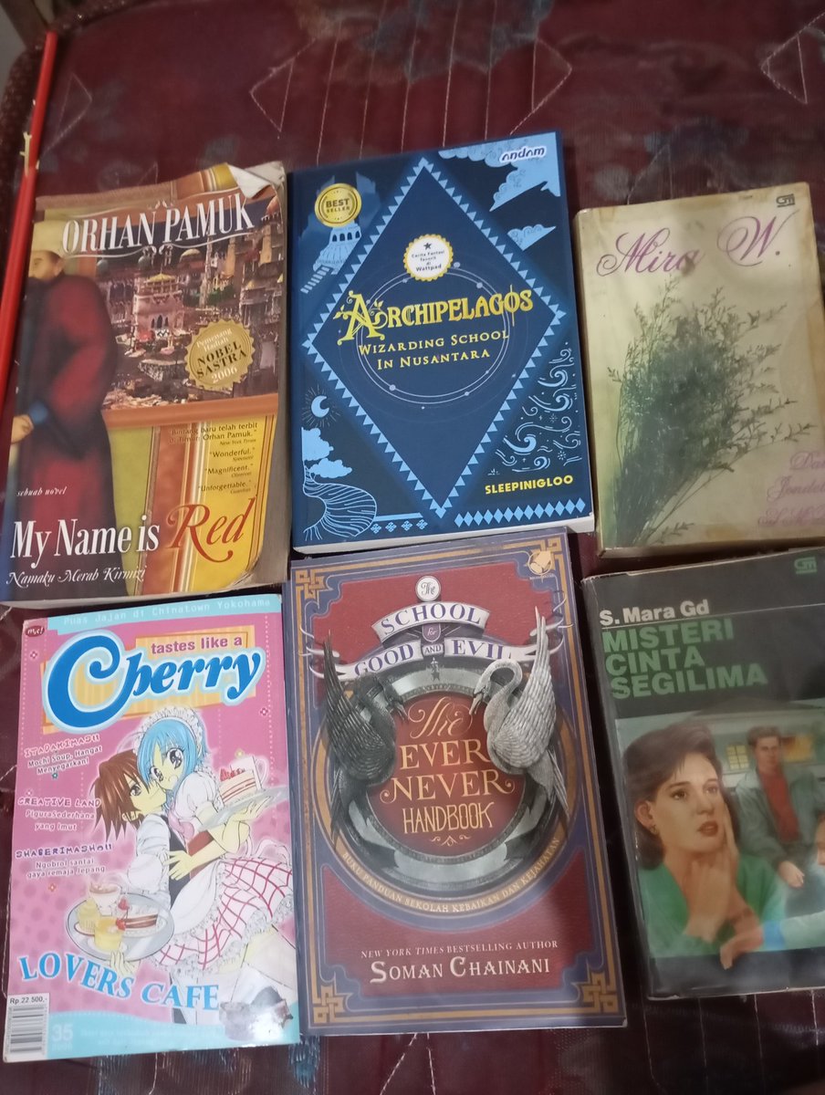 wts // want to sell

Archipelagos - 40k
my name is red - 30k
School for good and evil - 30k
Dari jendela SMP - 10k
Misteri cinta segi 5 - 20k
Komik taste like a cherry - 25k

• preloved 1x baca
• very good condi, kolpri
• co 🍊
• dom jateng

wts beli wtb novel, komik preloved