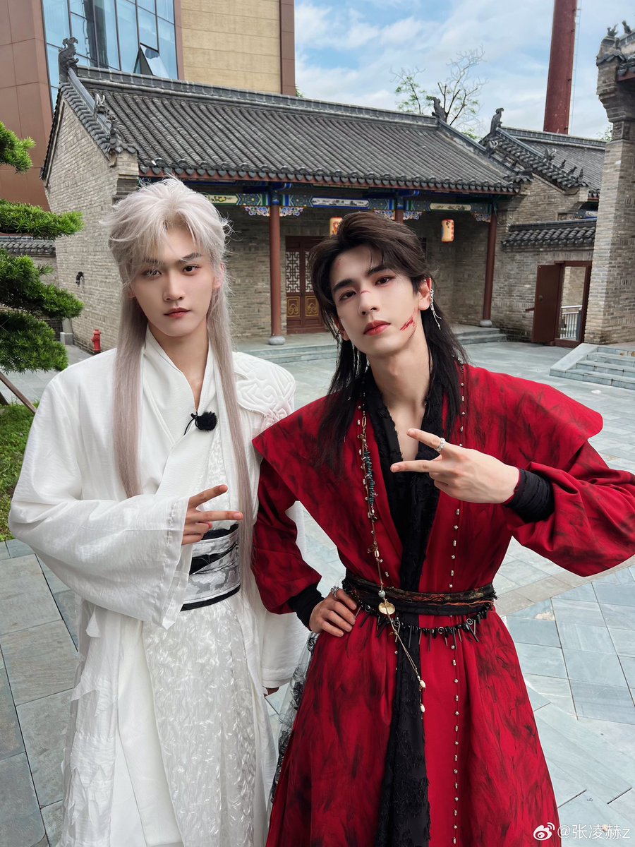 โจวเคออวี่ชุดขาว จางหลิงเฮ่อชุดแดง นี่มันเฟรมพระเจ้ามากกก