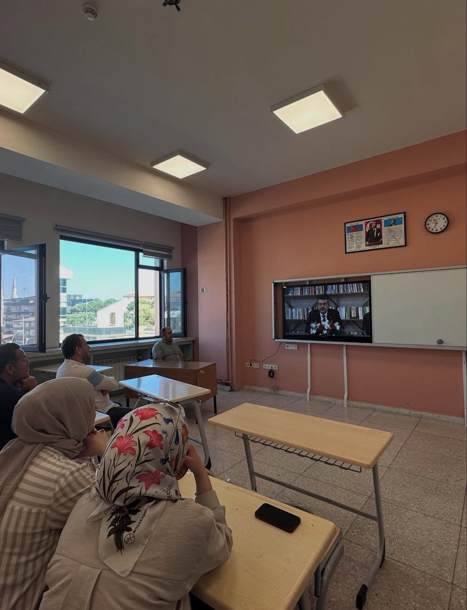 📚 2024-2025 Eğitim Öğretim Yılı yıl sonu mesleki çalışma dönemimize, Milli Eğitim Bakanımız Sayın Yusuf Tekin’in açılış konuşmalarıyla başladık.
Eğitime dair hedeflerimizi yeniden hatırladığımız, ilham verici bir başlangıç oldu.