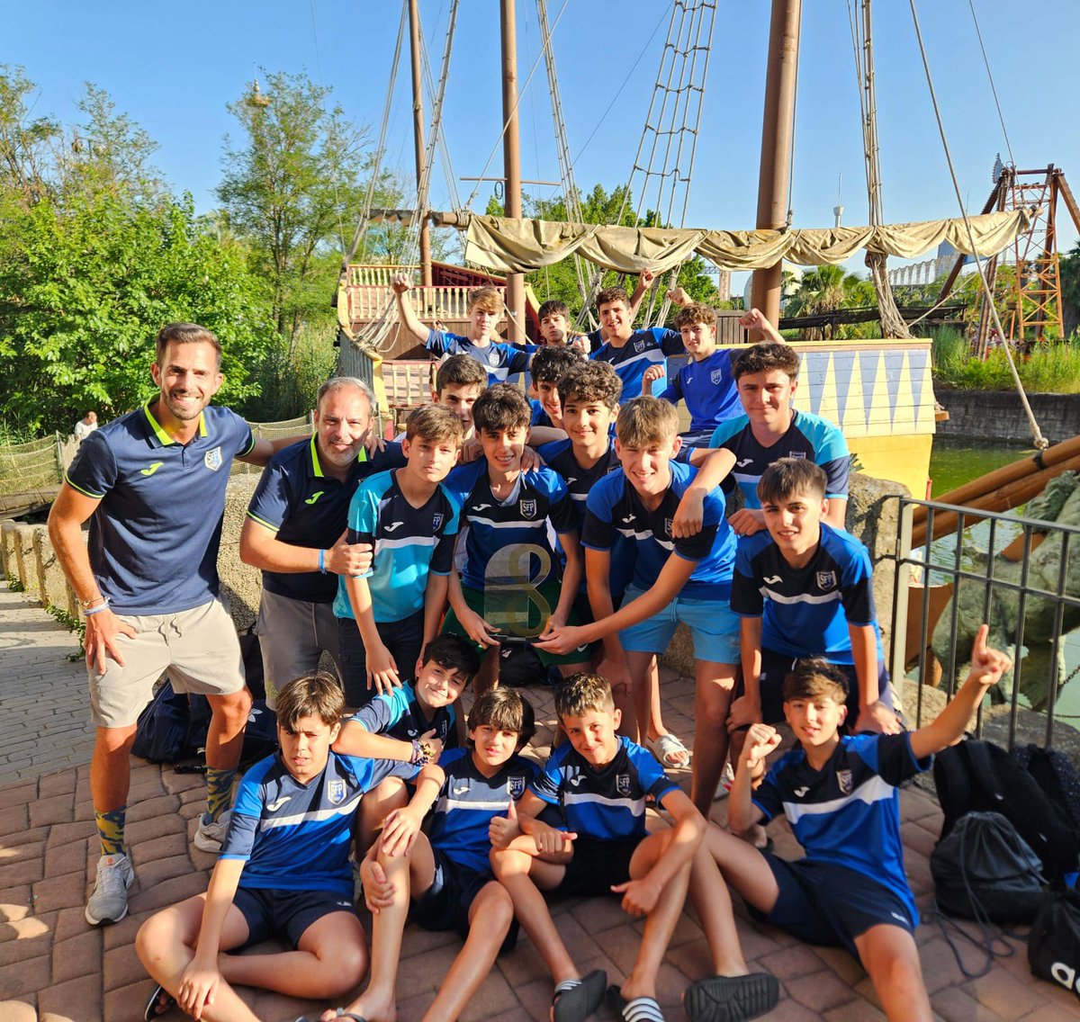 En la tarde del martes nuestros Infantiles y Alevines disfrutaron de un gran día en Isla Mágica como 𝐂𝐚𝐦𝐩𝐞𝐨𝐧𝐞𝐬 de @imd_sevilla!👏🏼🌊

#YoSoyDelPaula🔵⚪️