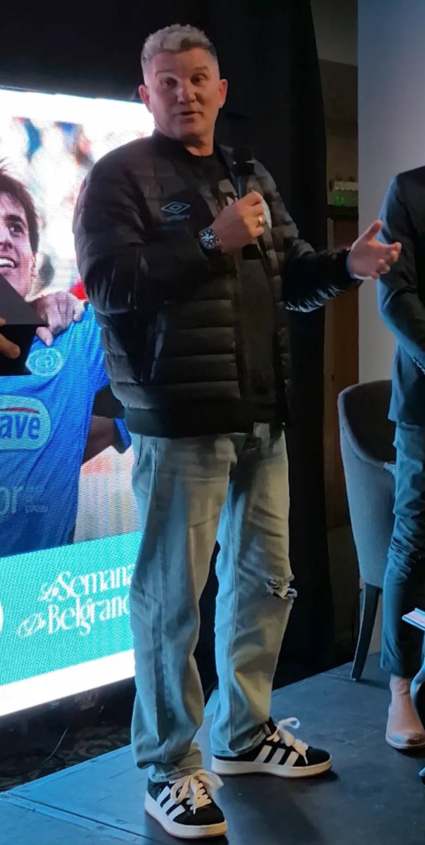 faus_flores's tweet photo. Tranqui el miércoles del Luifa: 
✅ Cerró a Sporle. 
✅ Cerró a Ricca.
✅ Cerró de palabra a Lisandro López. 
✅ Se acordó la clave de Bancor. 
✅ Dejó de usar chupines. 

👉🏼 Chad in my books. https://t.co/S3ARkZuVOr