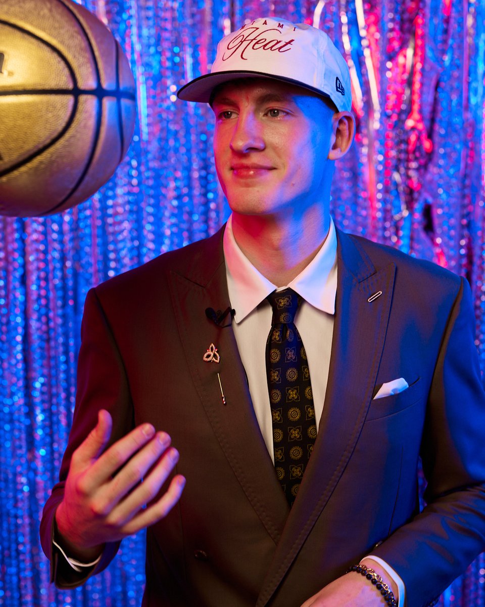 A new floor general in Miami 🌴

Kasparas Jakučionis x <a href="/MiamiHEAT/">Miami HEAT</a>