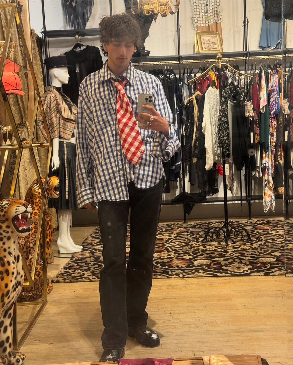 · · ୨୧ · · ♡ · · ୨୧ · ·