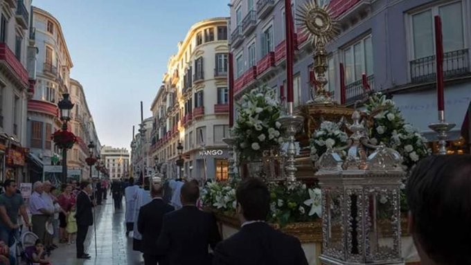 La Hermandad de los Dolores de San Juan celebrará la Procesión de Minerva con Jesús Sacramentado este domingo en Málaga: Horario e Itinerario